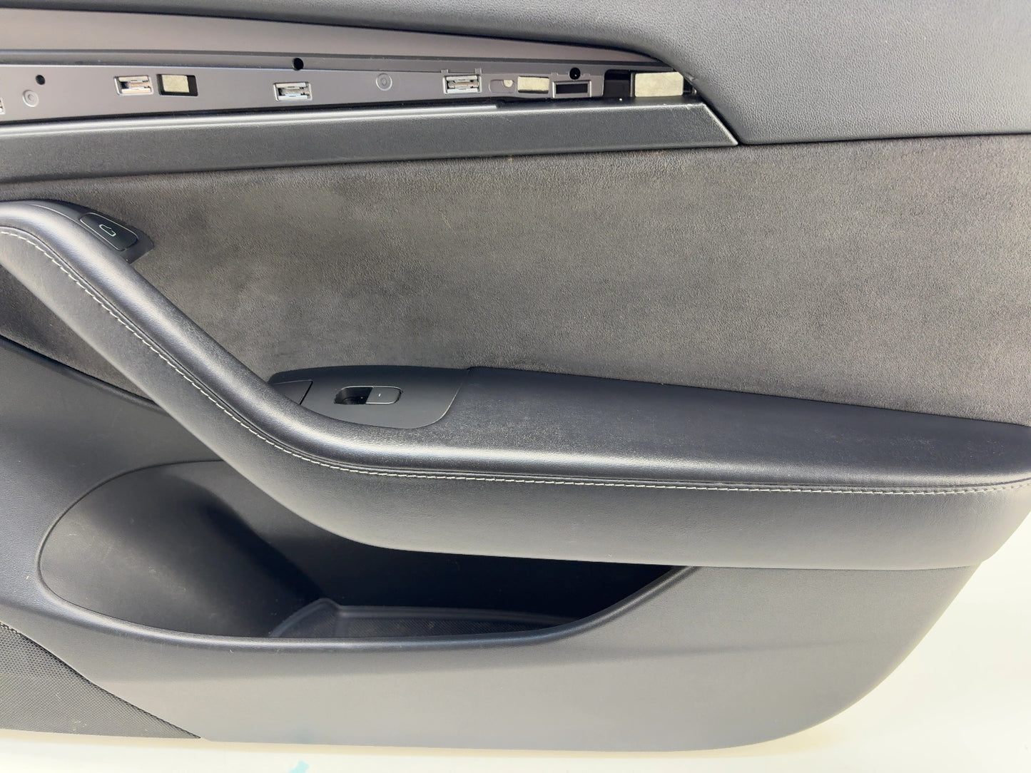 2022-2023 Tesla Model 3 Front Right Door Panel 1761296-01-A