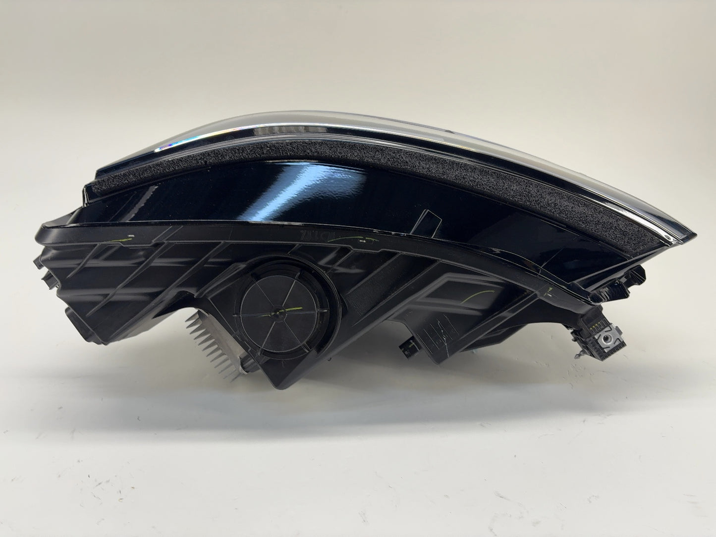 2025-2026 Tesla Model Y Juniper Headlamp Left 1918347-00-E