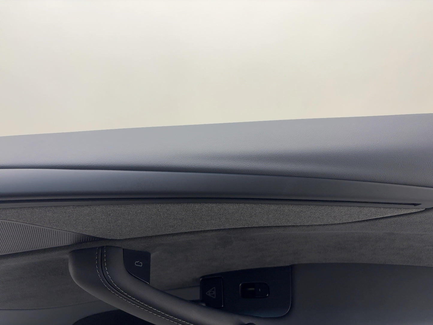 2026 Tesla Model Y Juniper Front Right Door Panel 3643295-51-G