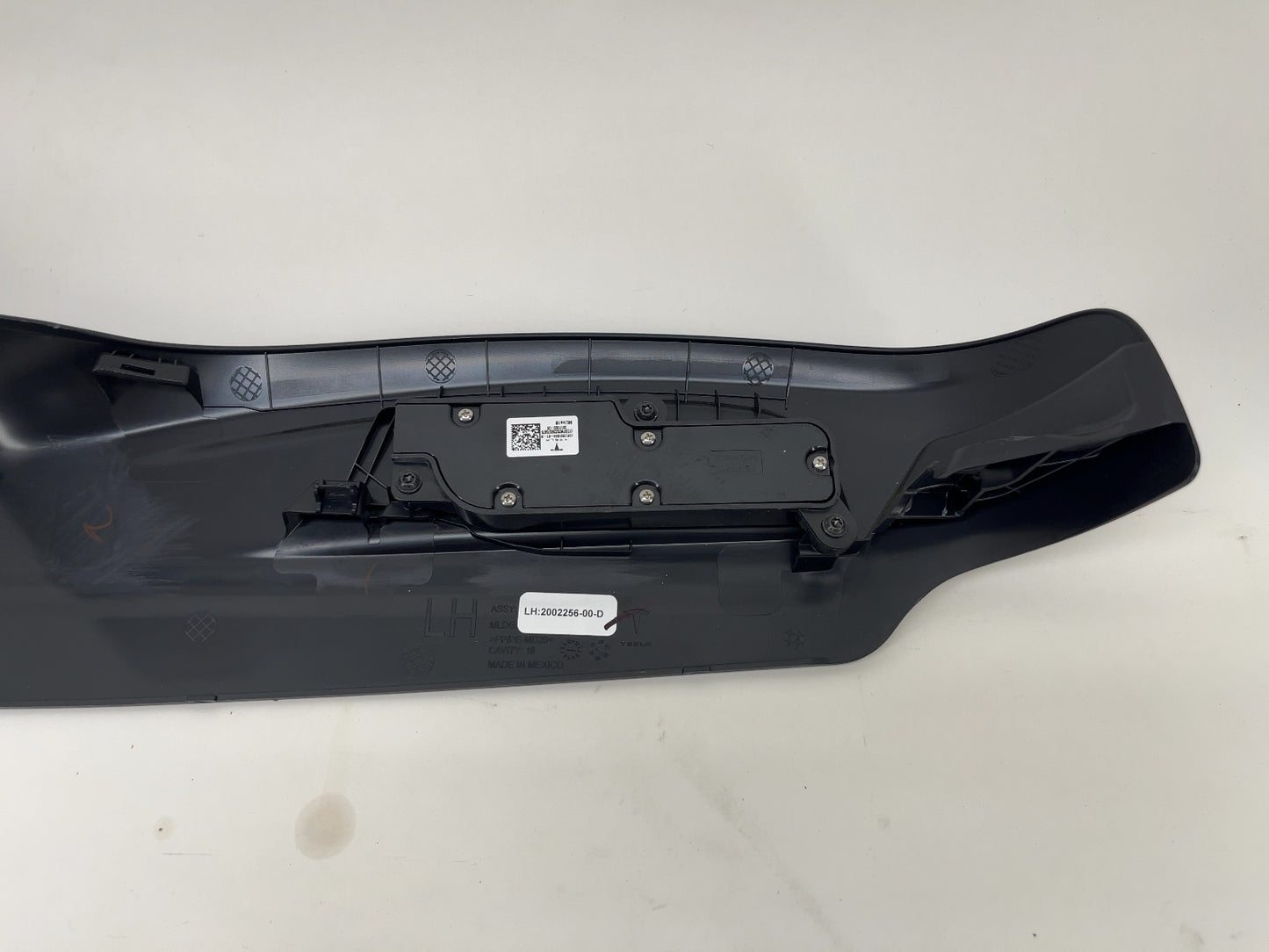 2025 Tesla Model Y Juniper Front Left Seat Trim With Control Switches 2002256-00-D