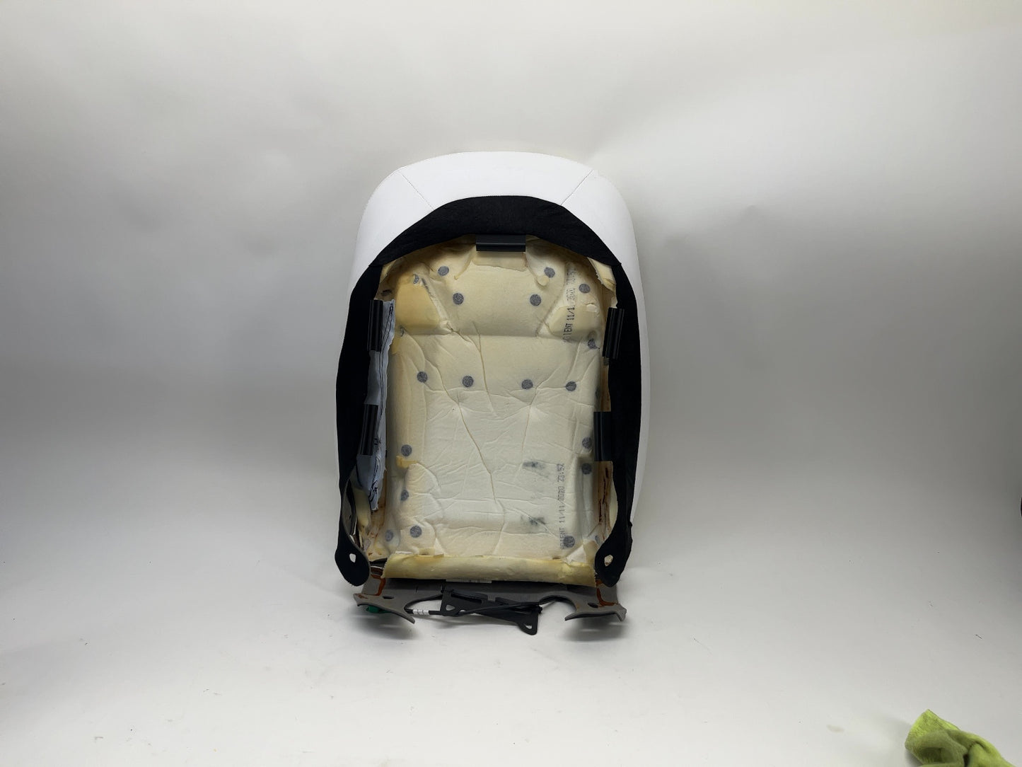 2020-2021 Tesla Model Y Front Left Seat Upper Cushion White 1452890-92-B