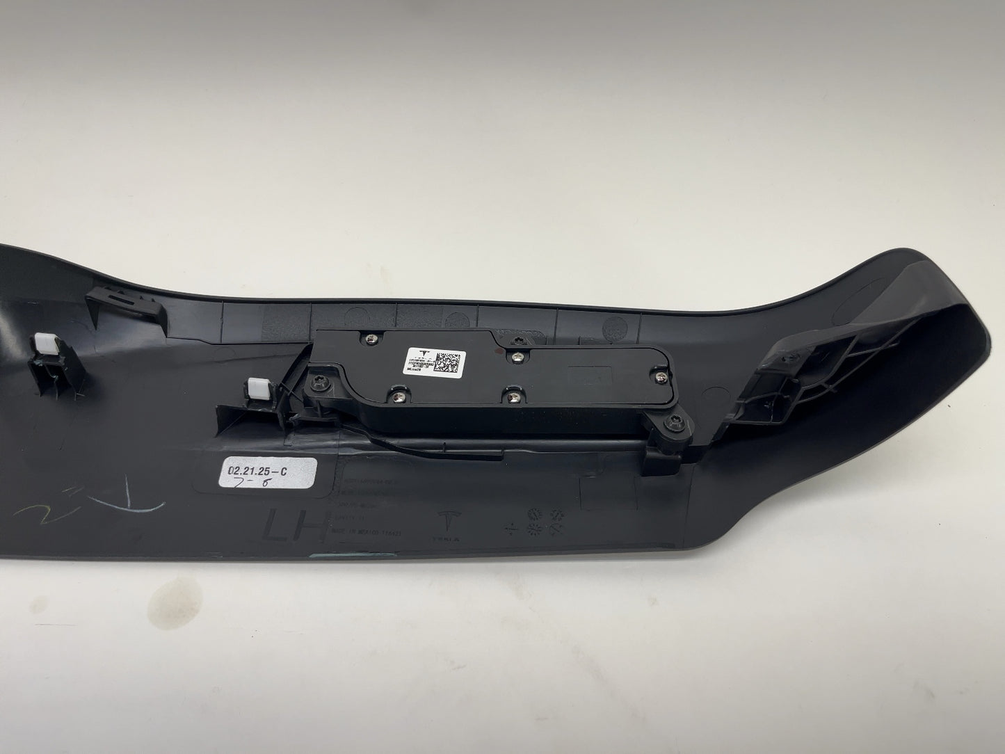 2025 Tesla Model 3 Highland Front Left Seat Trim With Buttons 1699946-00-C