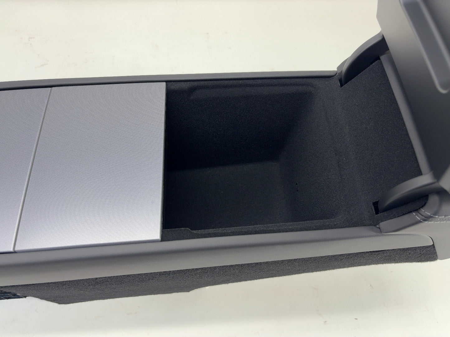2025 Tesla Model 3 Highland Center Console 1714377-22-M