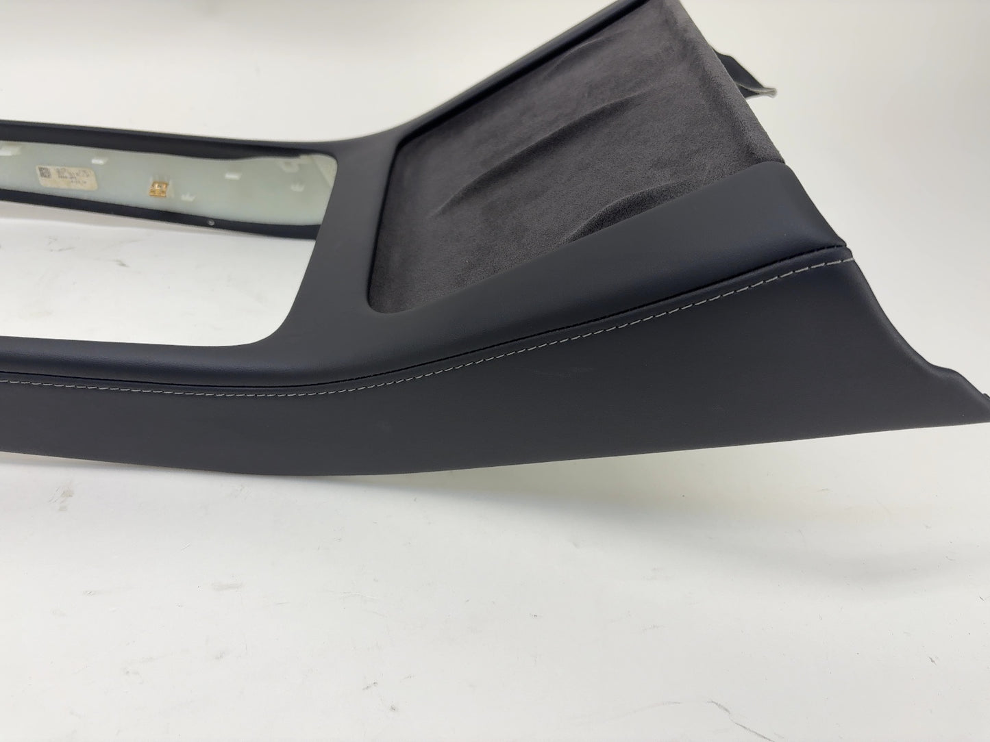 2022-2025 Tesla Model Y Center Console 2.0 Trim 1755541-00-B