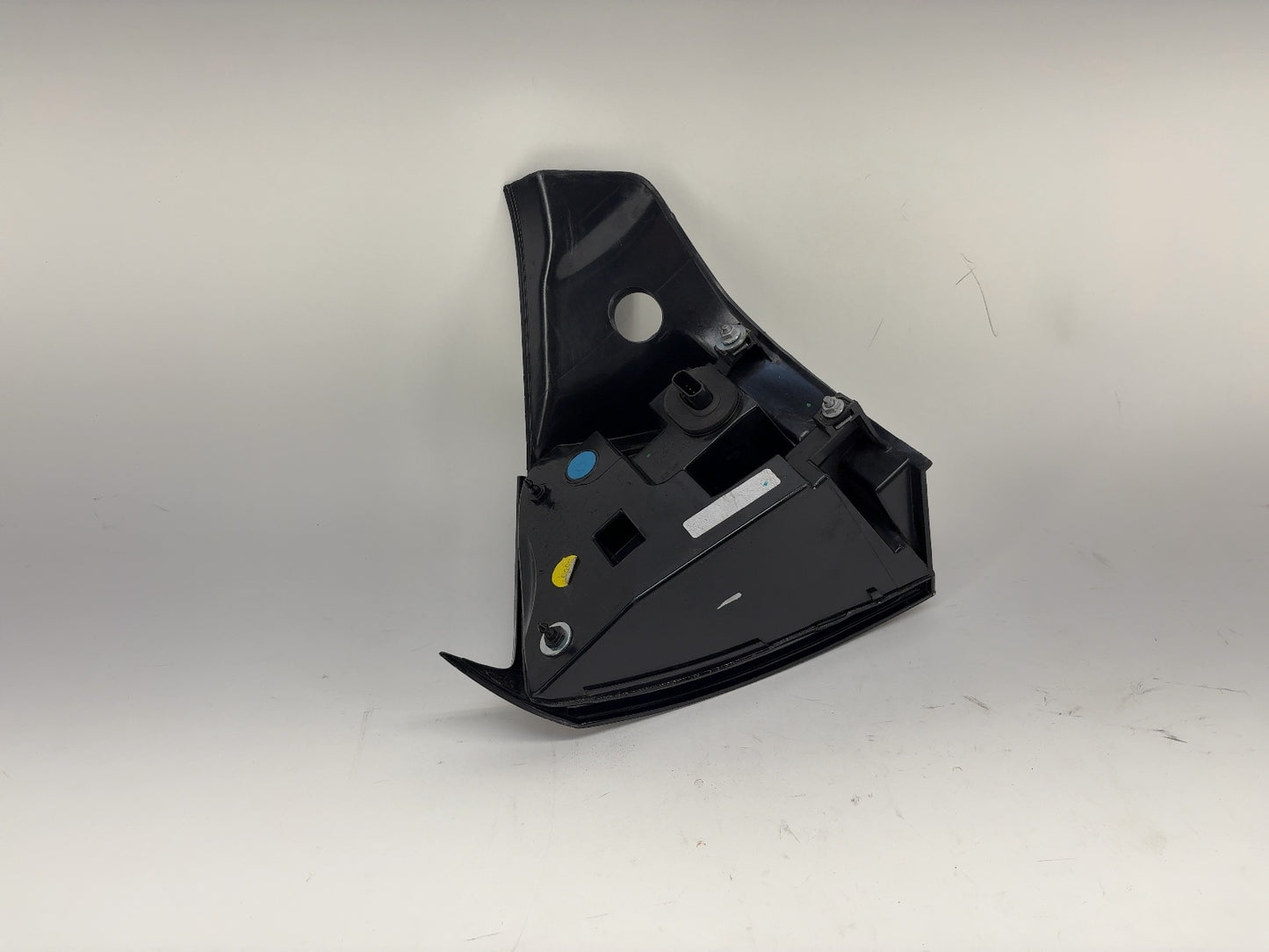2021-2023 Tesla Model 3 Right Tail Lamp Quarter Mounted 1077398-00-H