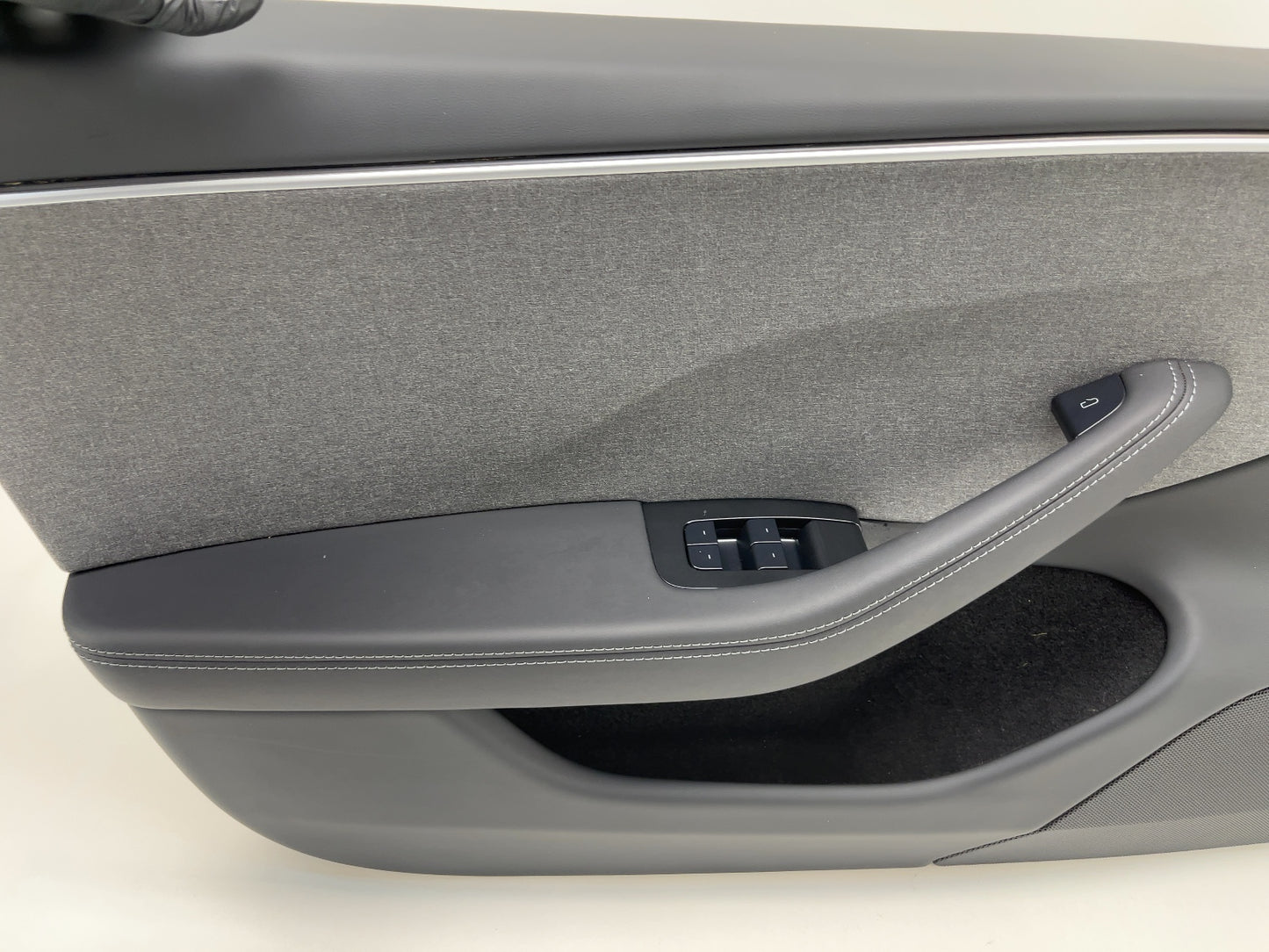 2025 Tesla Model 3 Highland Front Left Door Panel 1776730-20-E