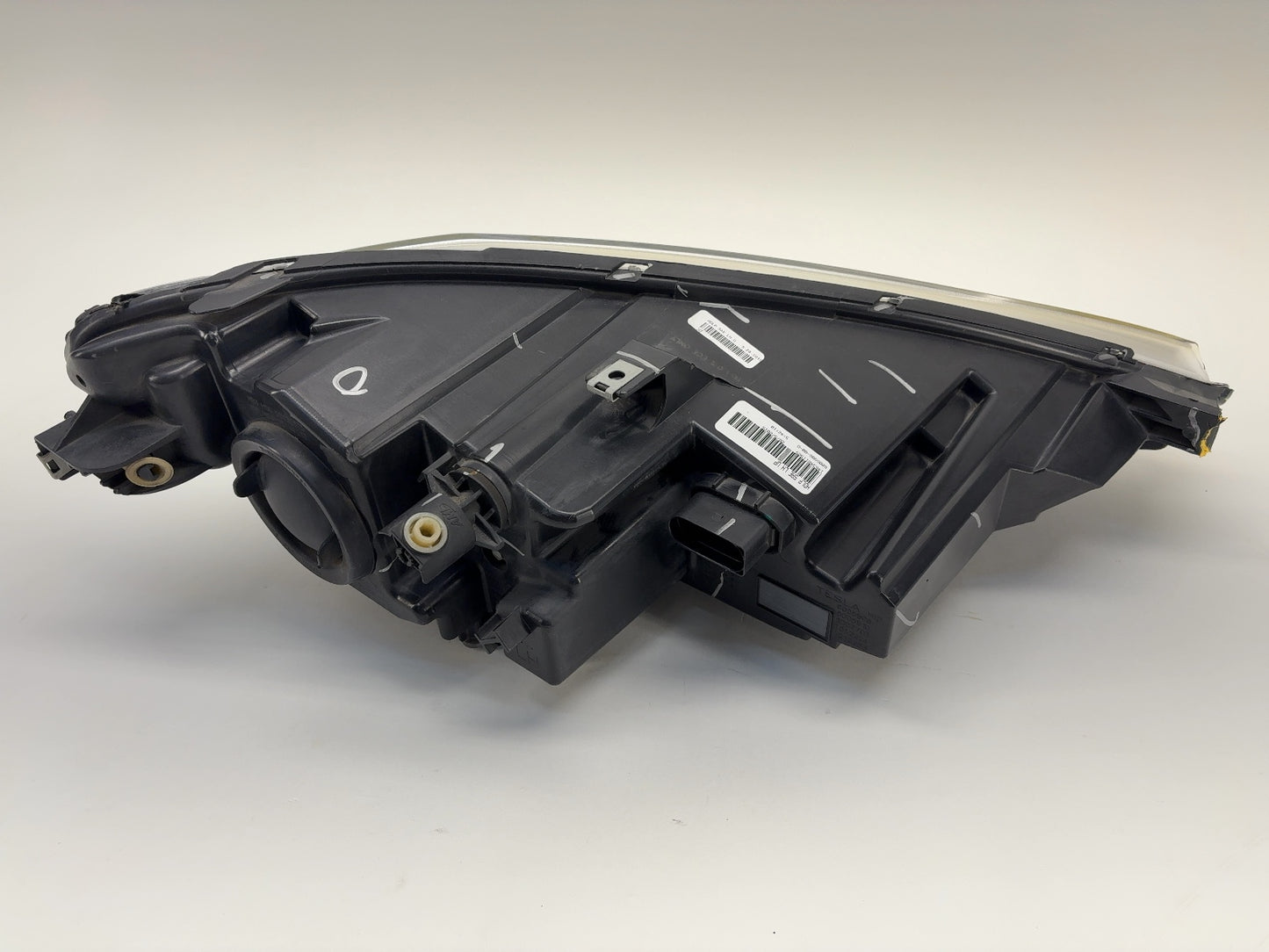 2015 Tesla Model S Left Headlight 6005906-00-D