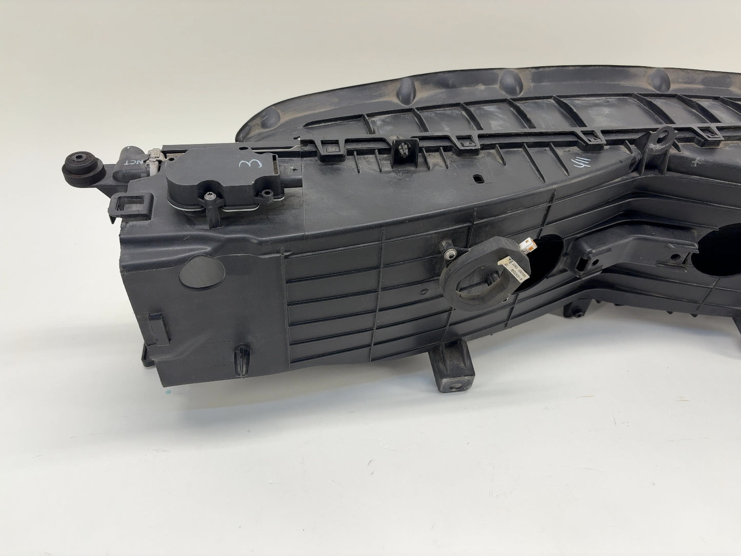 2015-2018 Tesla Model S Center Active Louvre With Radiator Assembly 1007256-00-K
