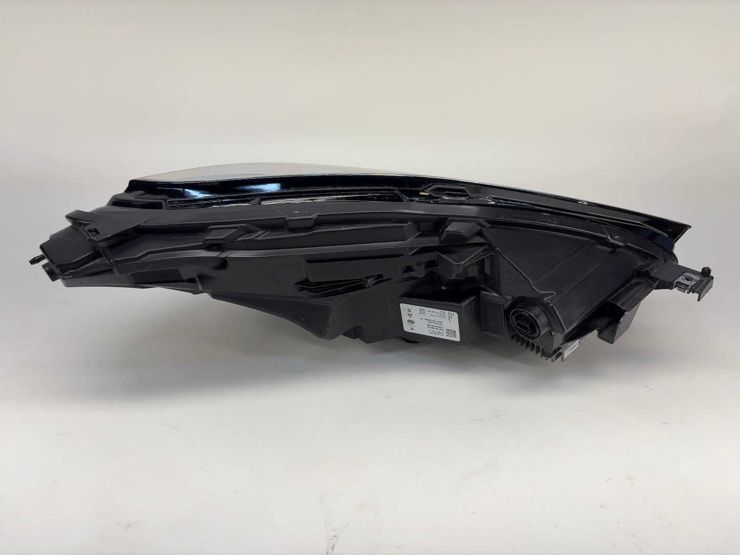 2023 Tesla Model Y Left Global Headlight 1514952-00-D