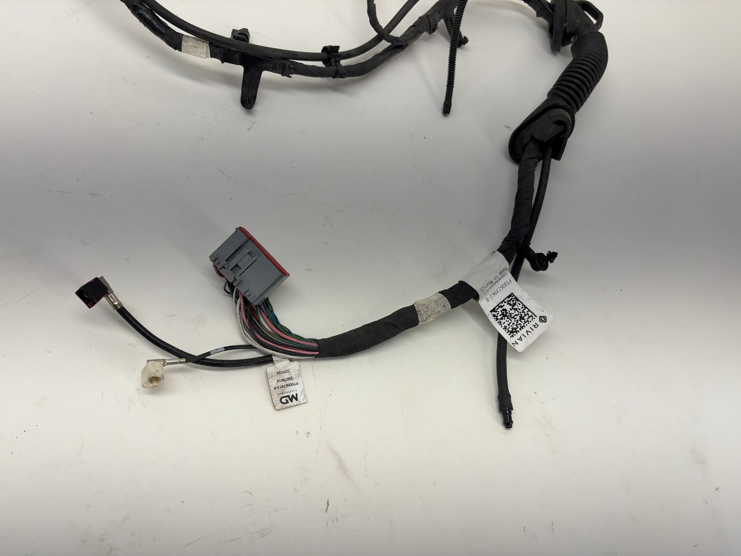 2023 Rivian R1S Liftgate Harness PT00623961-B