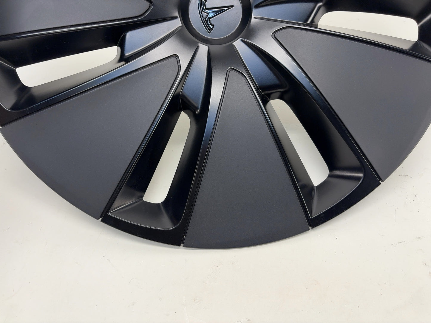 2024-2025 Tesla Model 3 Highland 18 Inch Photon Wheel Cover Note* 1344251-P0-B