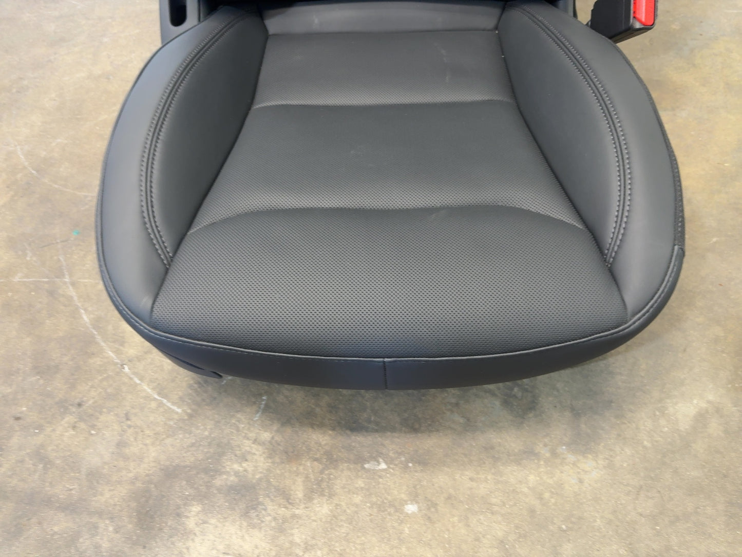 2025-2026 Tesla Model 3 Highland Front Right Seat Assembly 7754324-01-B