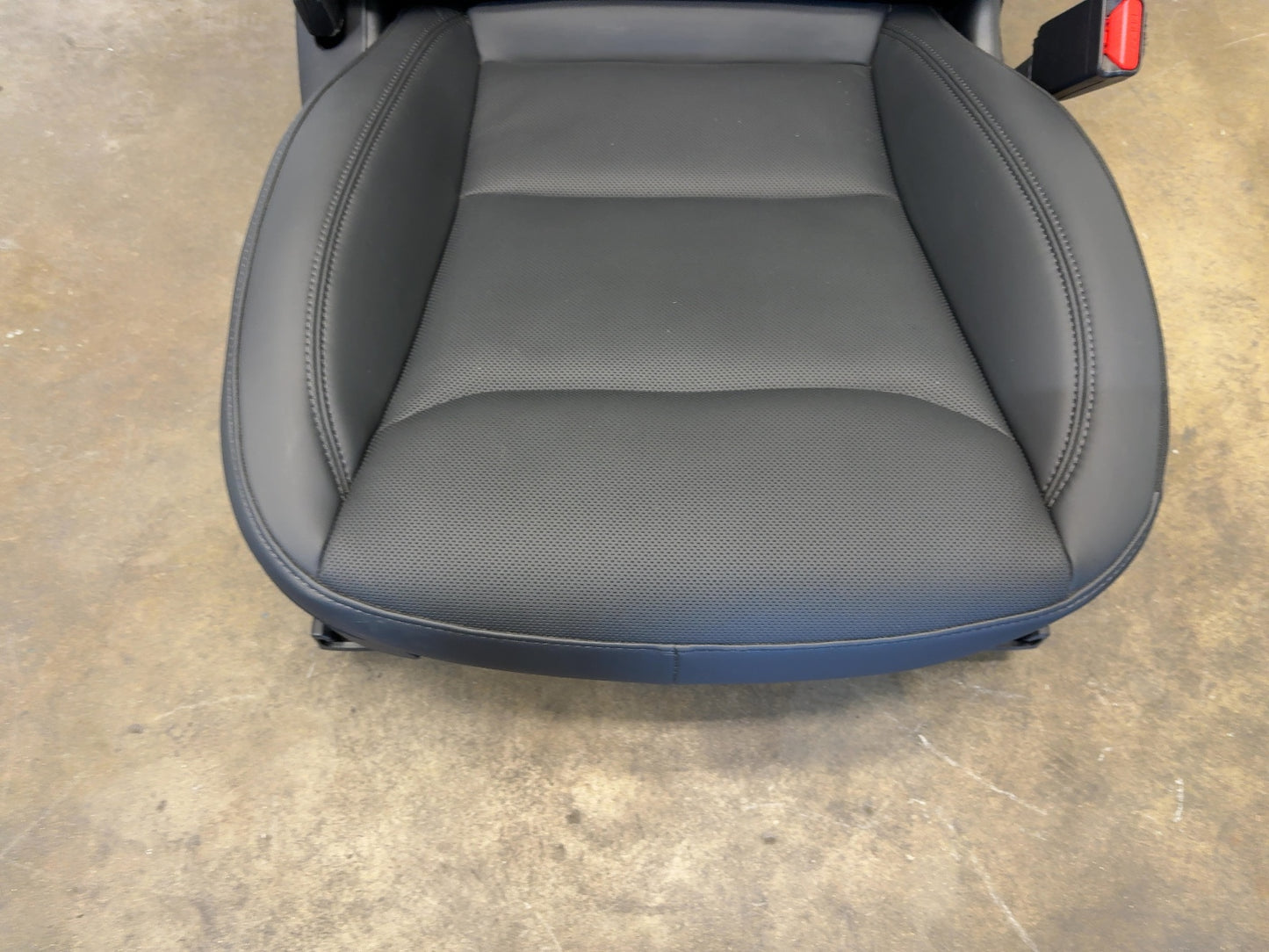 2025-2026 Tesla Model 3 Highland Front Right Seat Assembly 7754324-01-B
