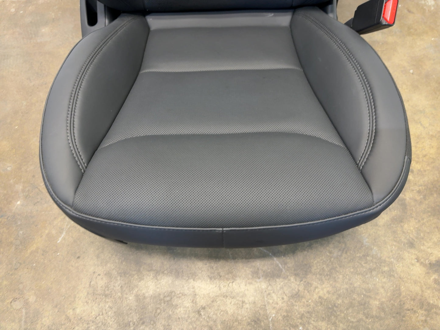 2025-2026 Tesla Model 3 Highland Front Right Seat Assembly 7754324-01-B