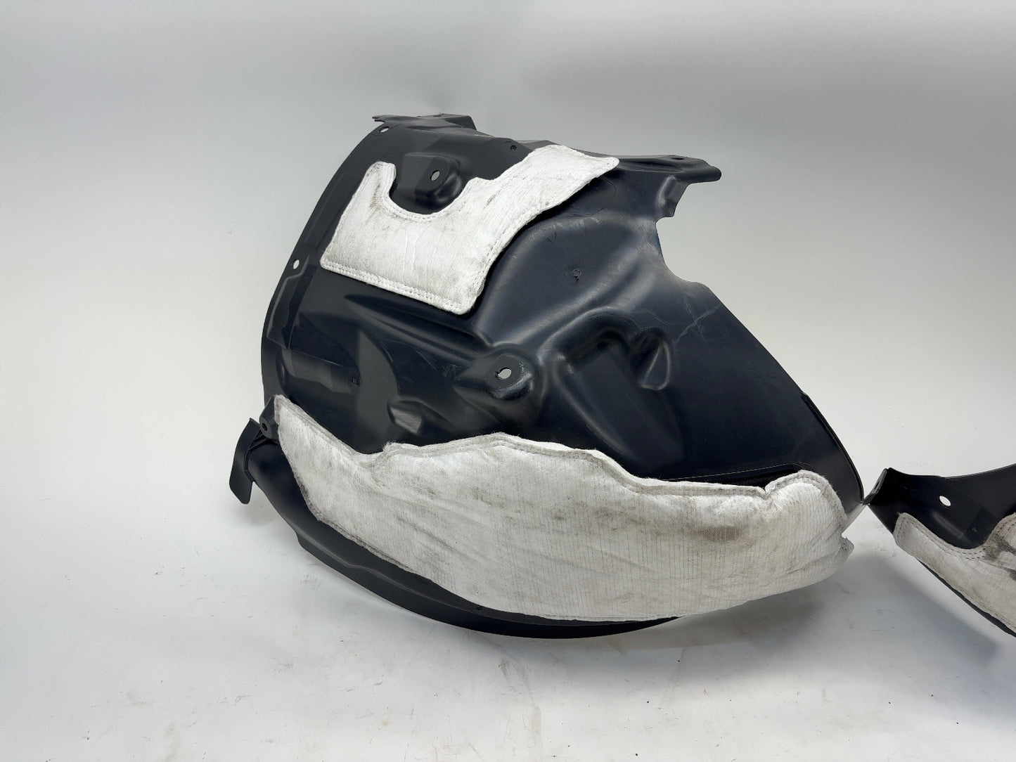2021 Tesla Model X Front Right Wheel Liner Note 1585129-00-C