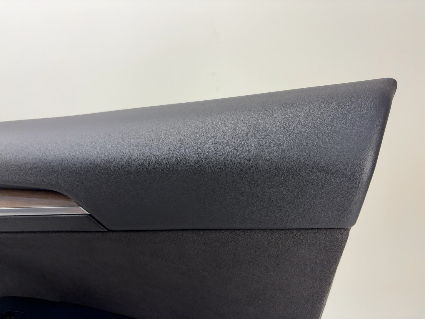 2021-2022 Tesla Model 3 Front Right Door Panel 1588127-01-D