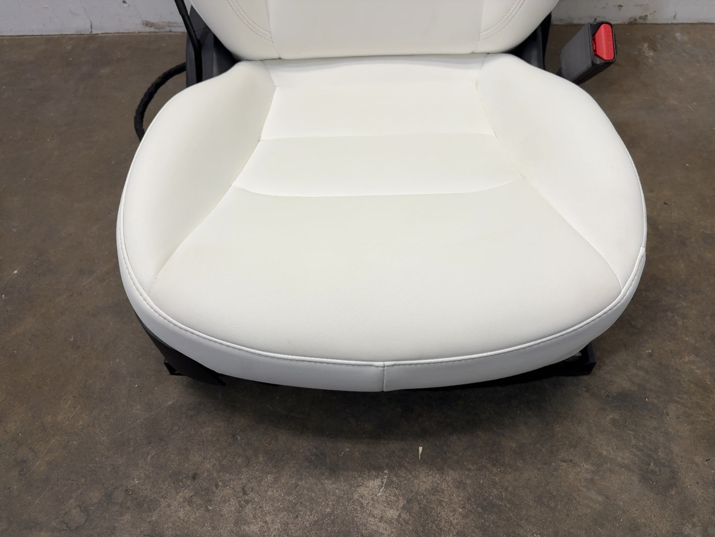 2023 Tesla Model 3 Front Right Seat Assembly 7654324-02-D