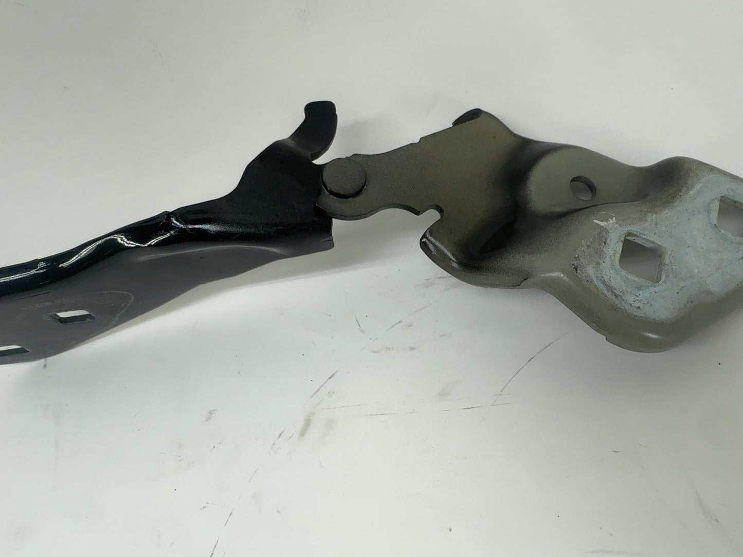 2023 Tesla Model 3 Hood Hinge Right 1098793-00-D