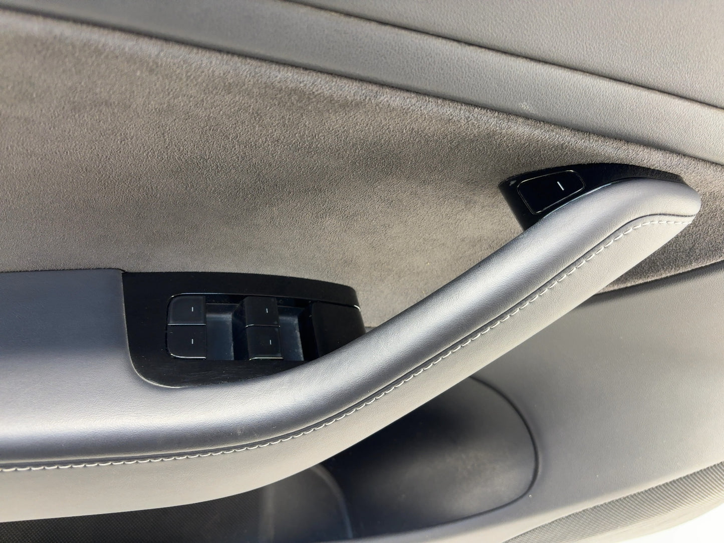 2018 Tesla Model 3 Front Left Door Panel 1090409-01-H