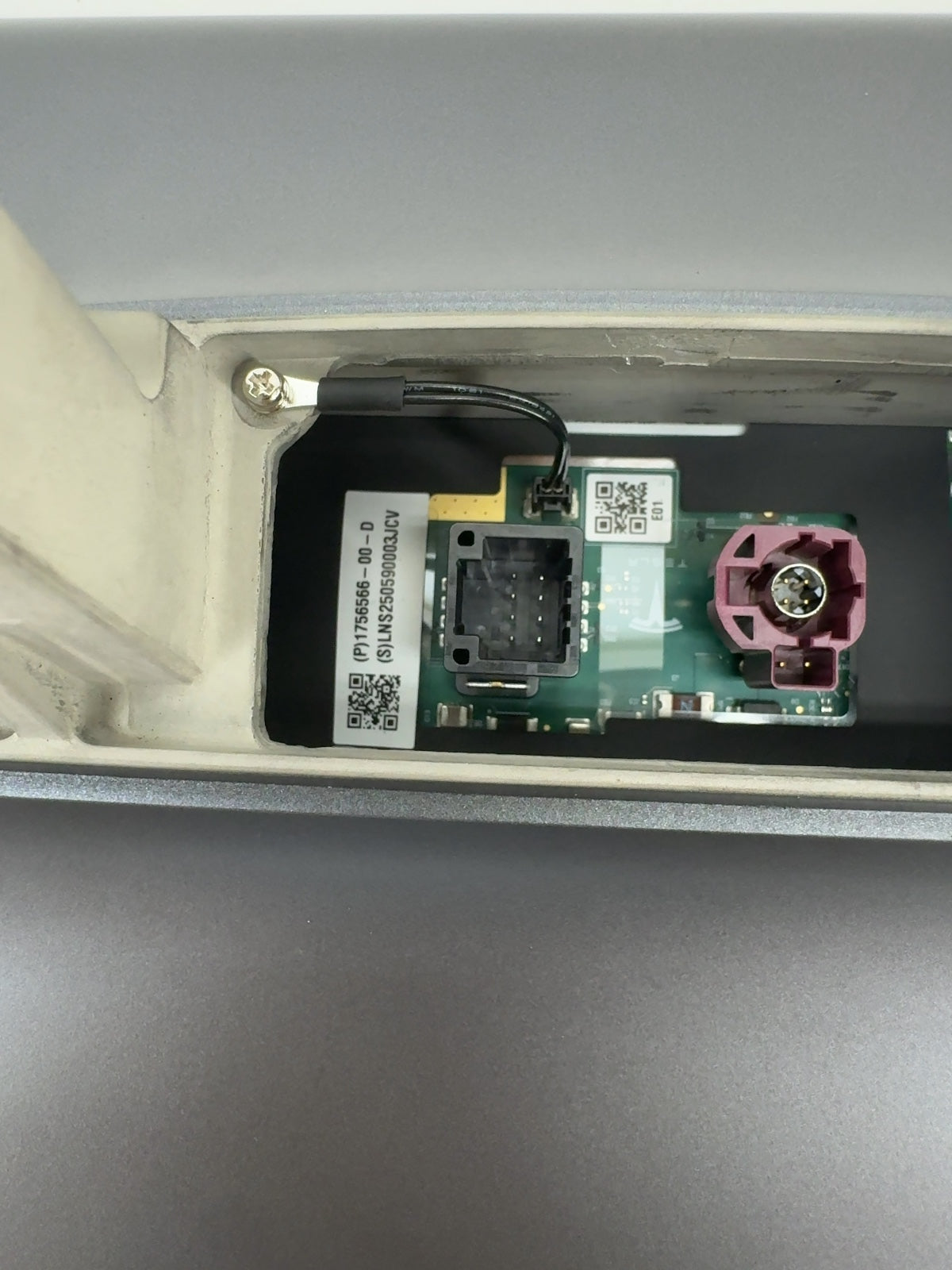 2024-2026 Tesla Model 3 Highland Center Display 1756566-00-D
