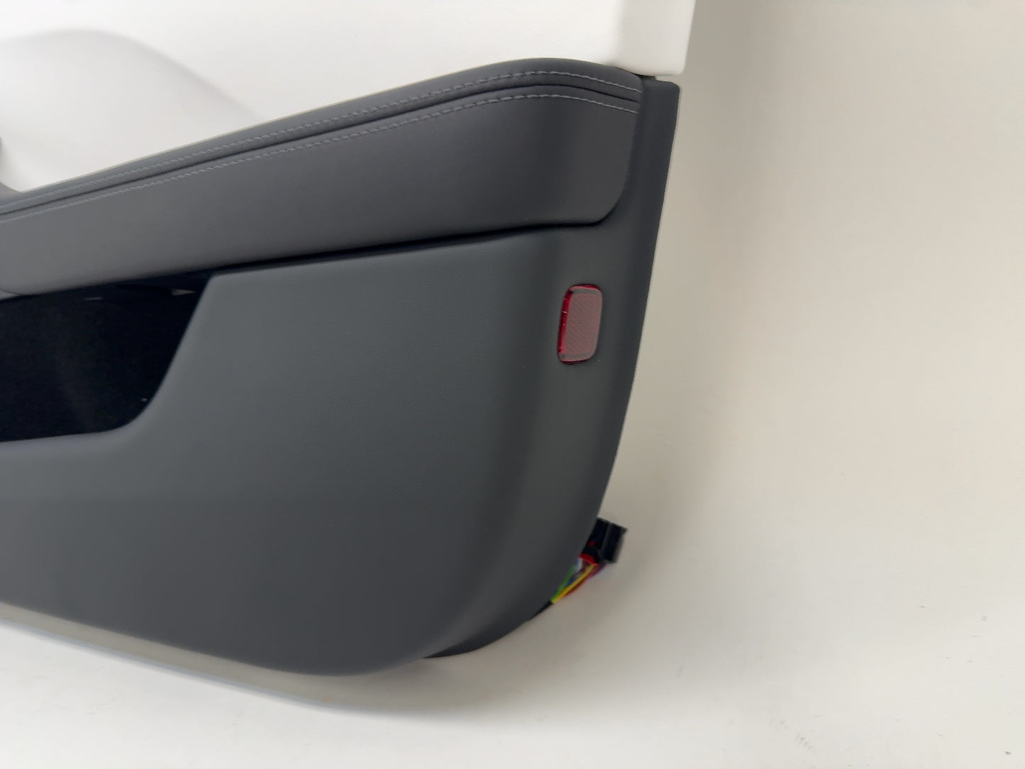2025 Tesla Model 3 Highland Front Right Door Panel 1776742-20-E