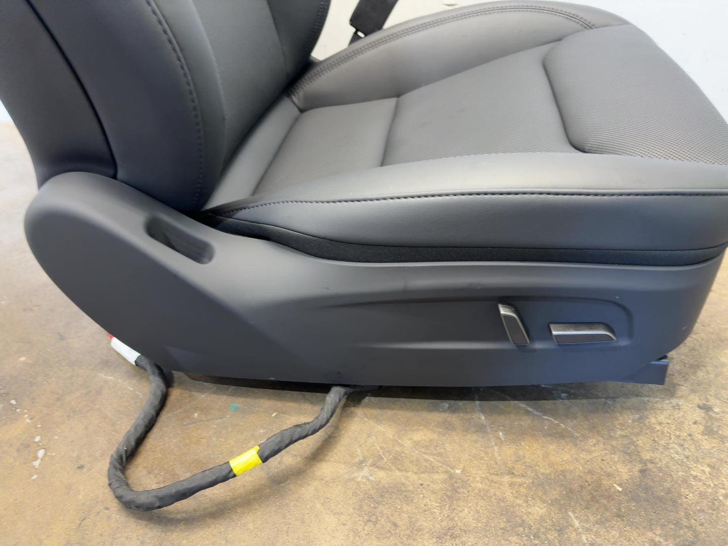 2025-2026 Tesla Model 3 Highland Front Right Seat Assembly 7754324-01-B