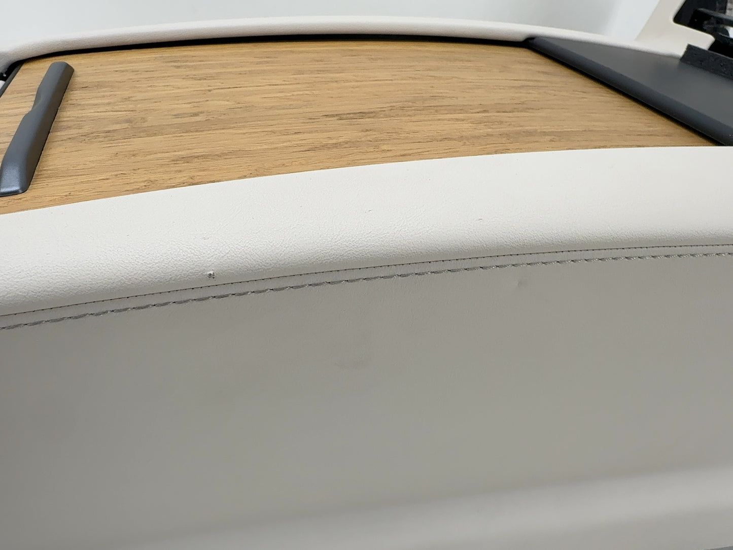2018 Tesla Model S Center Console With Vent Trims 1026728-00-E