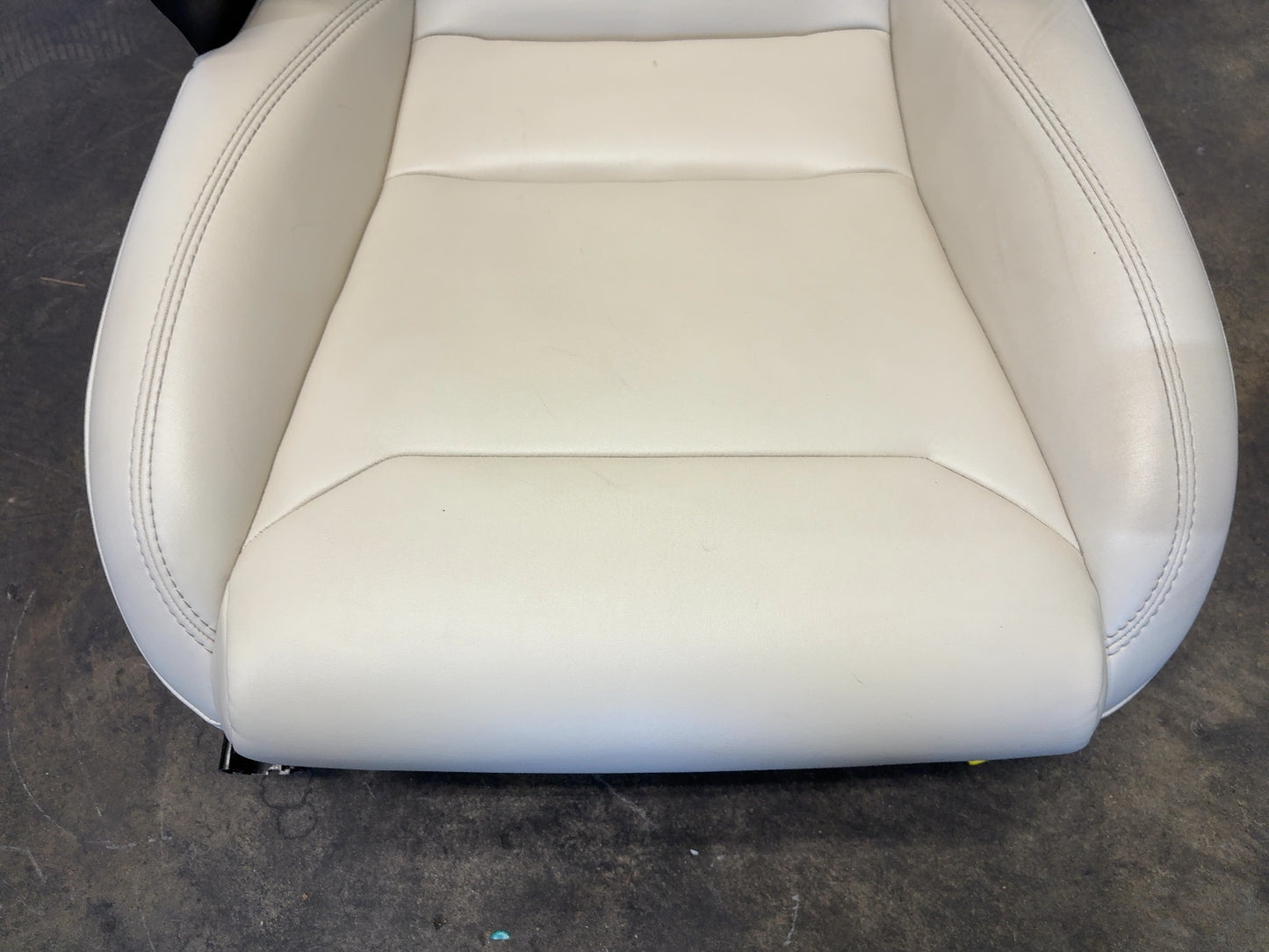 2018 Tesla Model S Front Left Seat Assembly 9876540-03-A