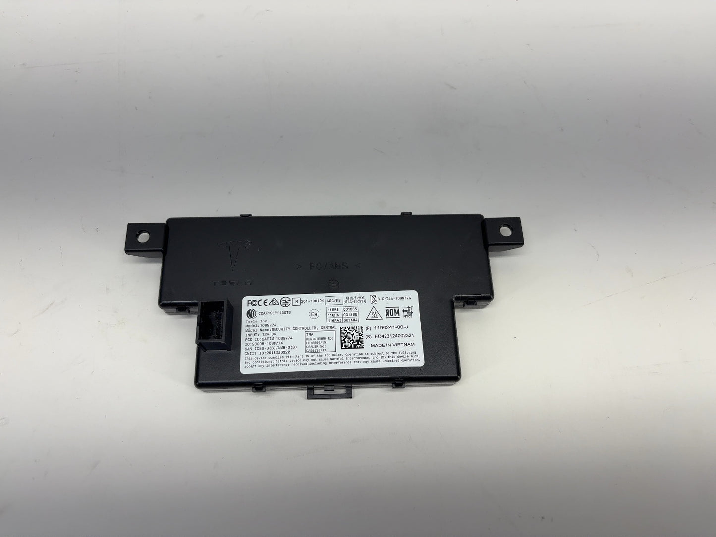 2022-2023 Tesla Model 3 Car Computer With Security Module 1681271-00-G