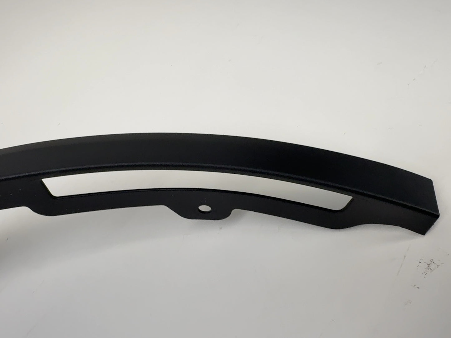 2025-2026 Tesla Model Y Juniper Front Right Fender Garnish 1937599-00-C