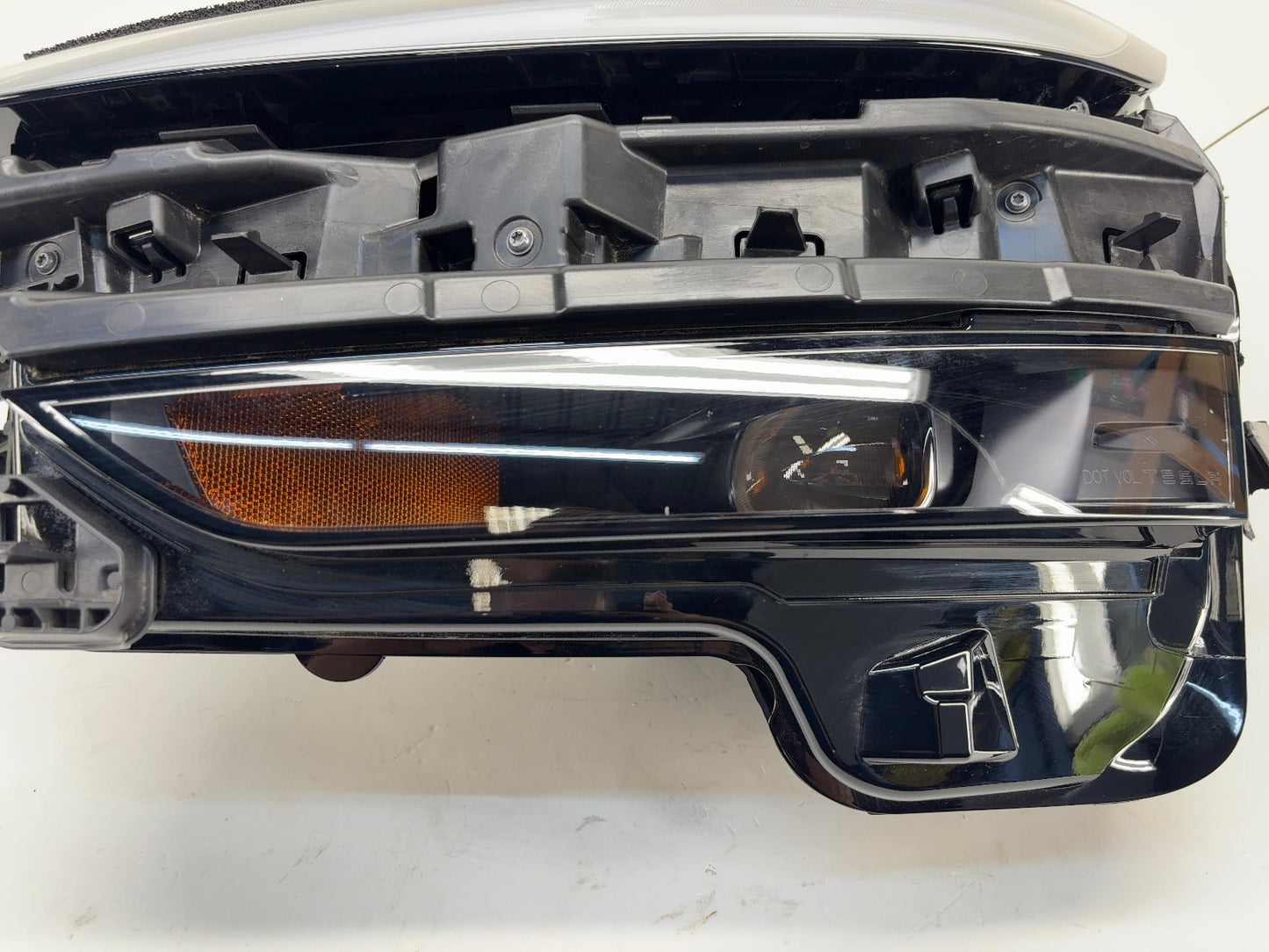 2025-2026 Tesla Model Y Juniper Headlamp Left 1918347-00-E