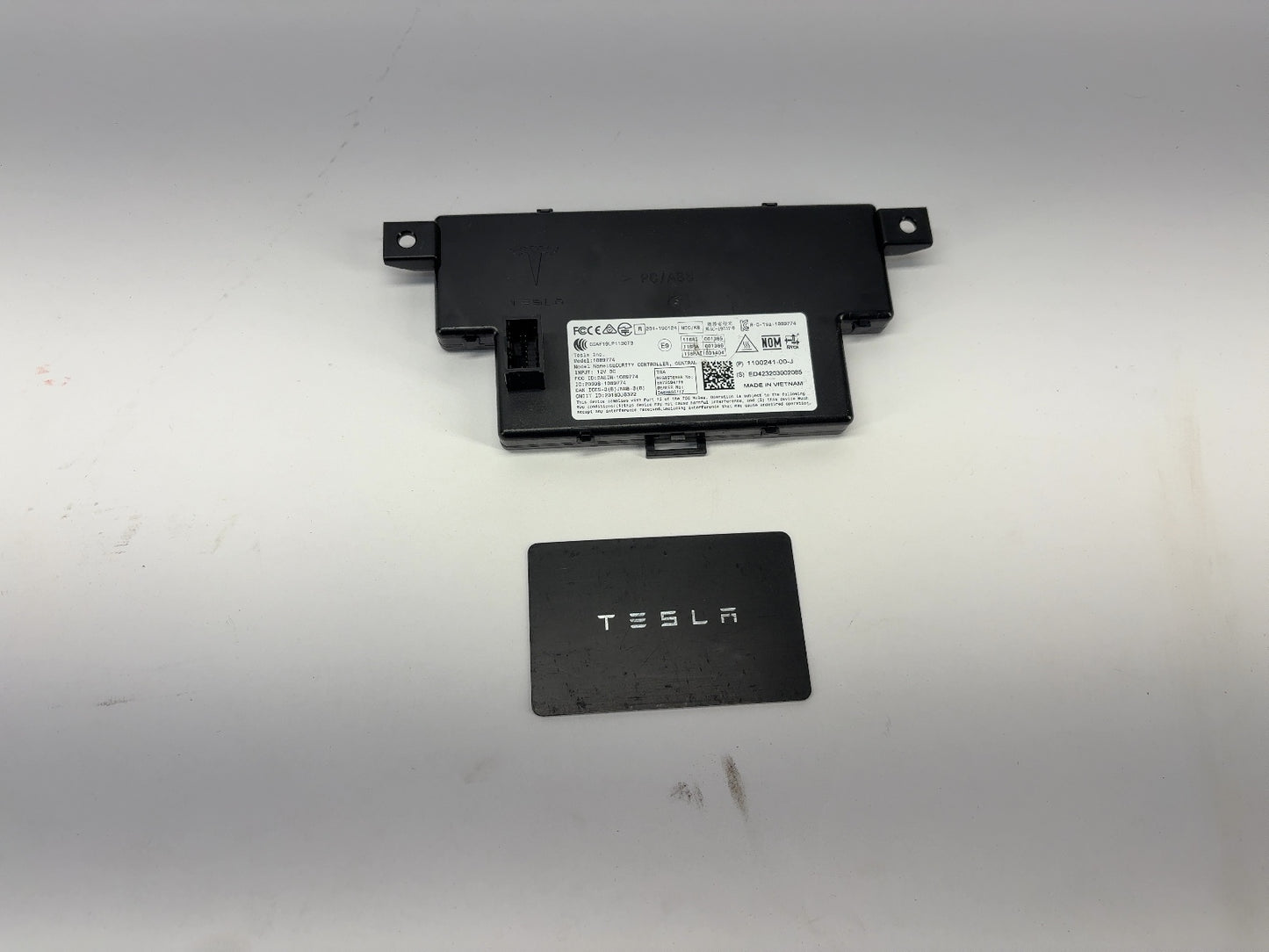 2023 Tesla Model 3 Car Computer With Security Module 1681271-00-I