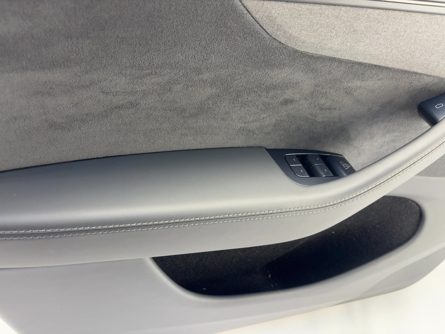 2026 Tesla Model Y Juniper Front Left Door Panel 3643294-51-G