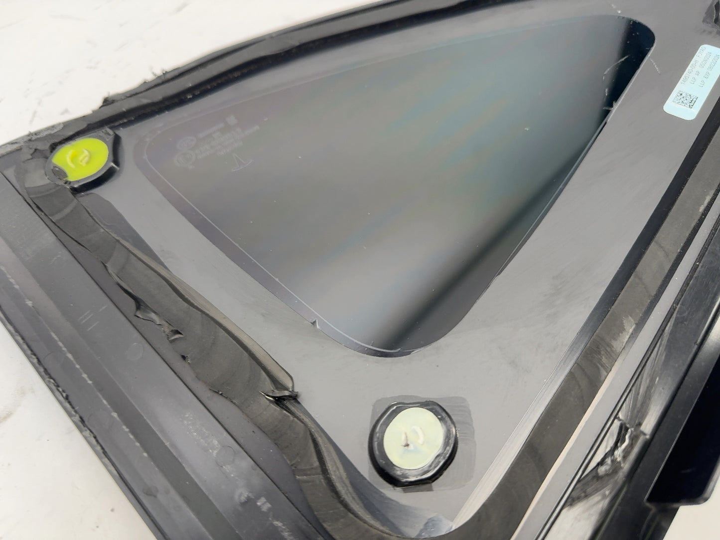 2024 Tesla Model Y Left Quarter Glass Note 1495740-00-H