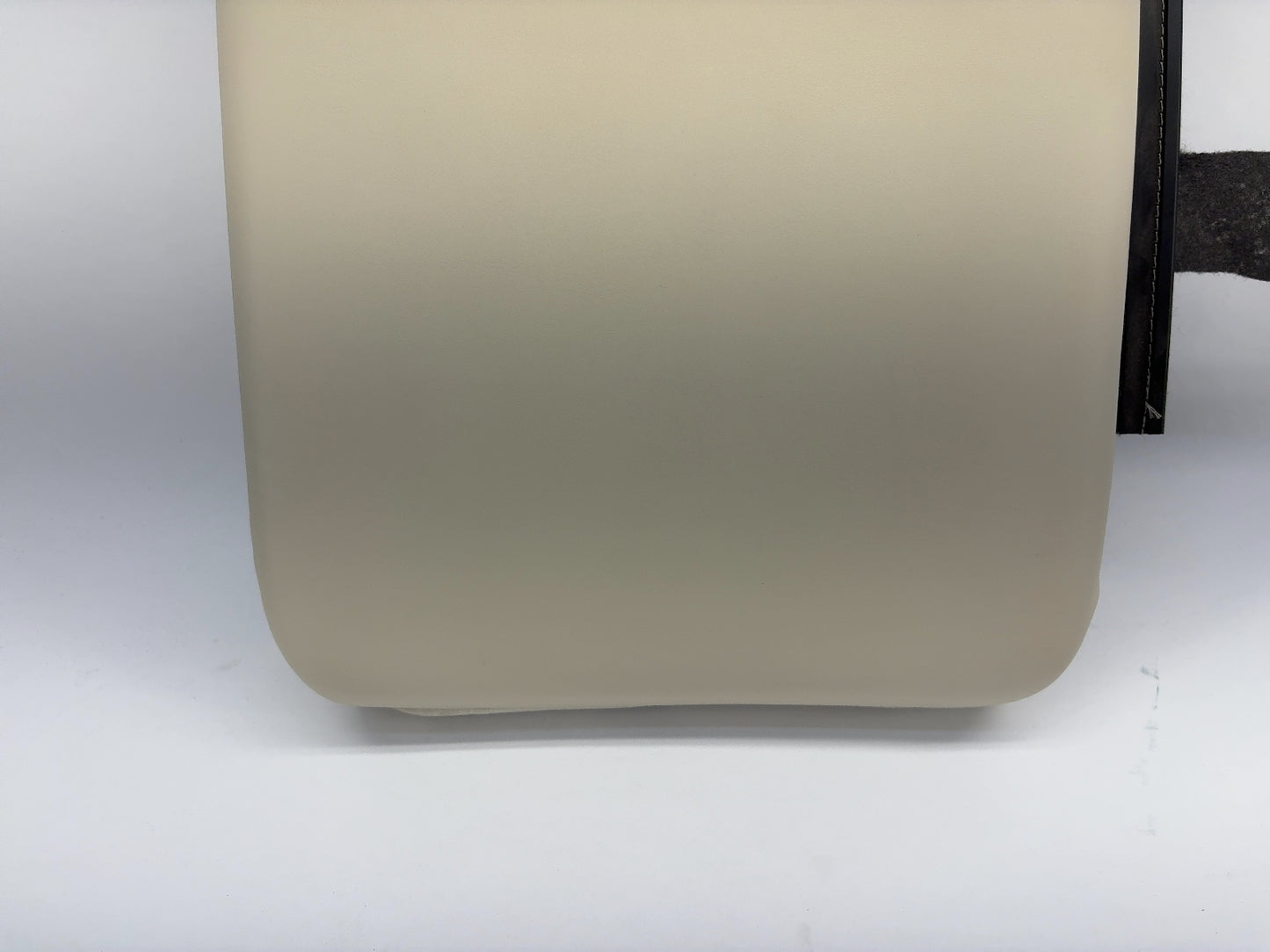 2017 Tesla Model X Front Right Seat Upper Cushion Cream 1072753-00-E