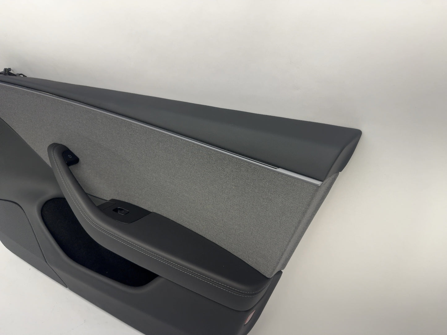 2025-2026 Tesla Model 3 Highland Door Trim Front Right 2161378-20-B