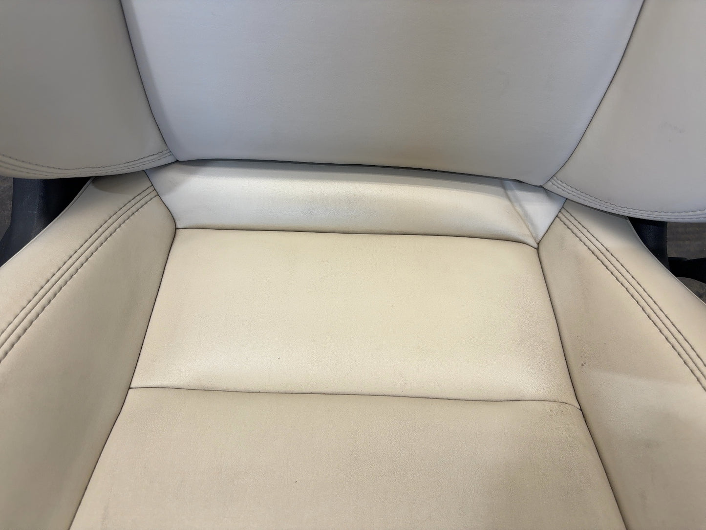 2020 Tesla Model X Front Right Seat Assembly Cream 3876524-03-A