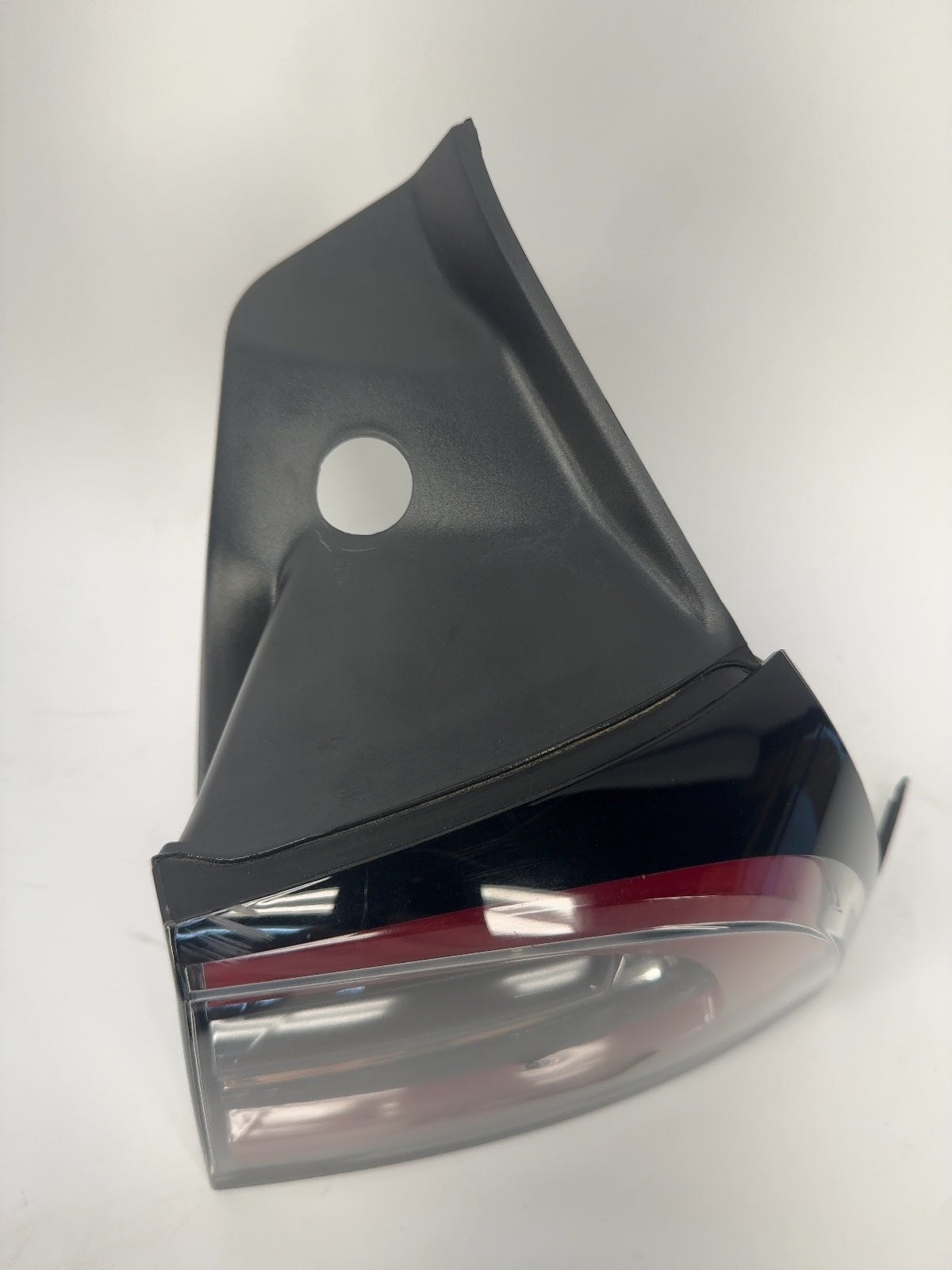 2021-2023 Tesla Model 3 Tail Lamp Rear Bodyside Right 1077398-00-H