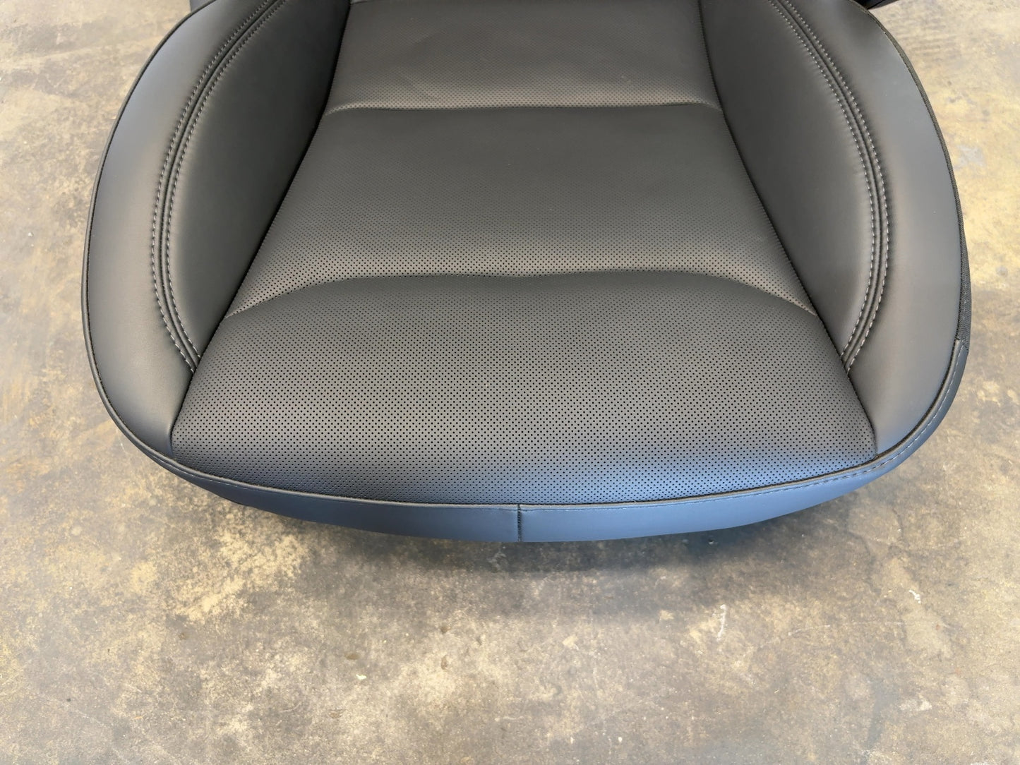 2026 Tesla Model 3 Highland Front Right Seat Assembly 2700990-00-A