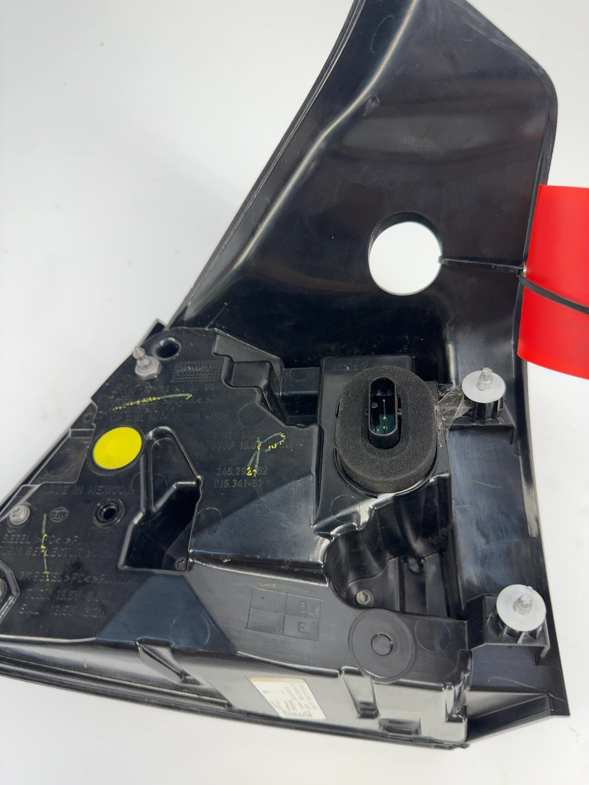 2021-2025 Tesla Model Y Right Tail Lamp Quarter Mounted Global 1502087-00-D