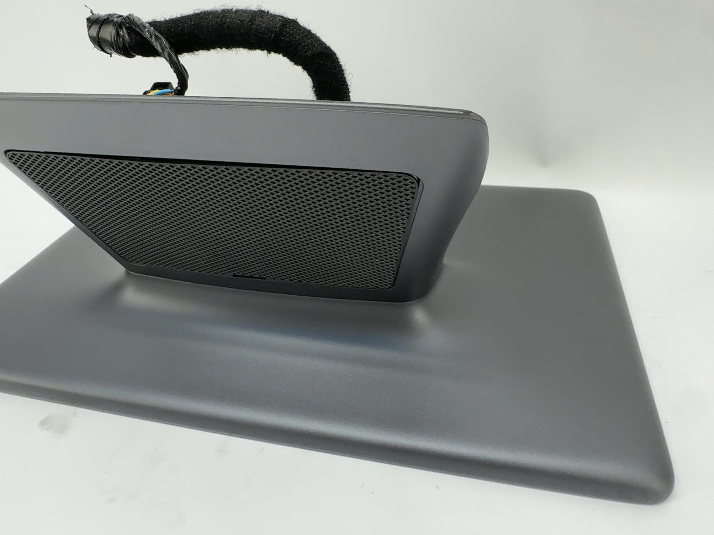 2023-2025 Tesla Model Y Center Display 1089543-00-K