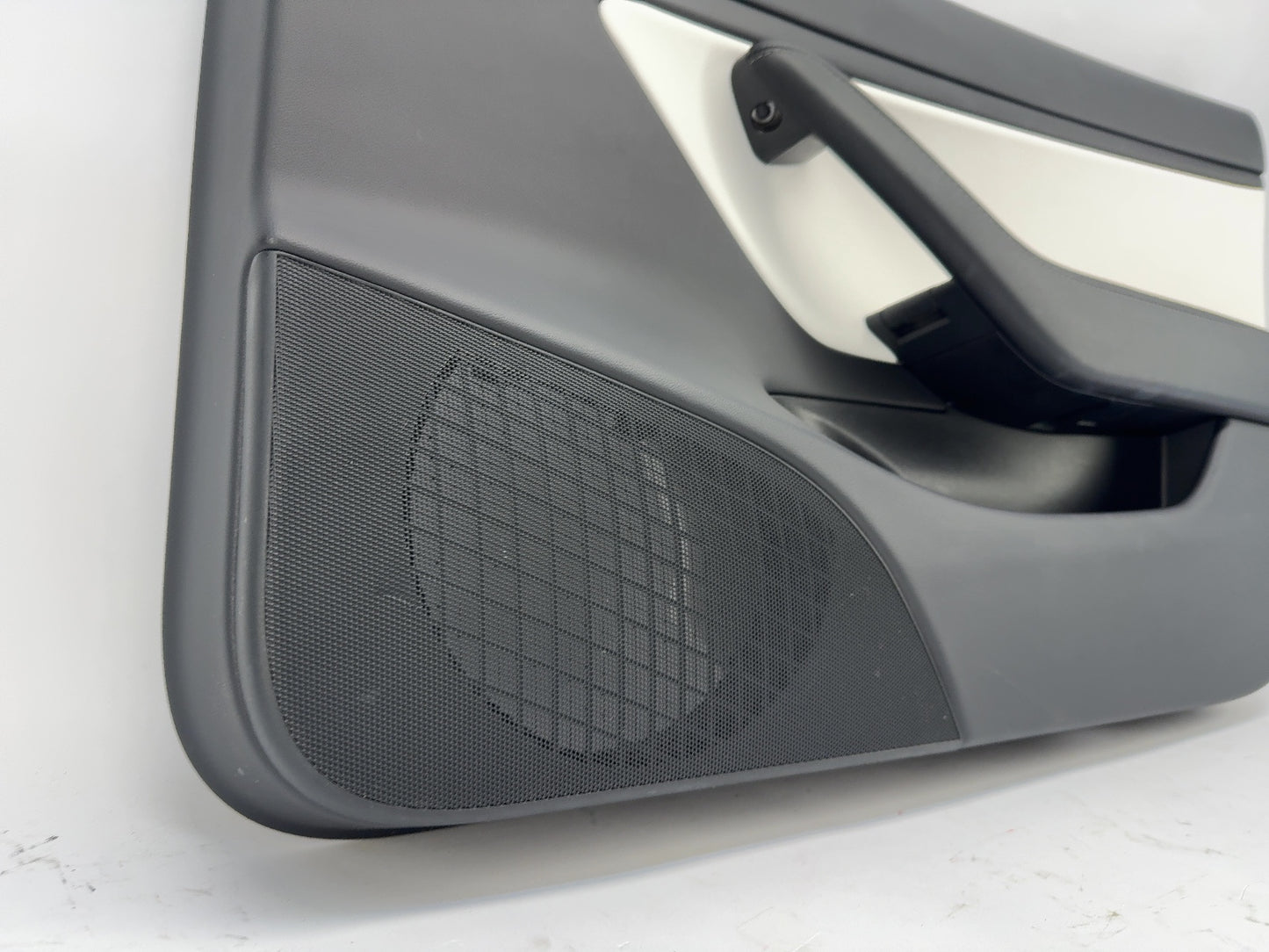 2021 Tesla Model 3 Front Right Door Panel White Trim 1090411-04-M