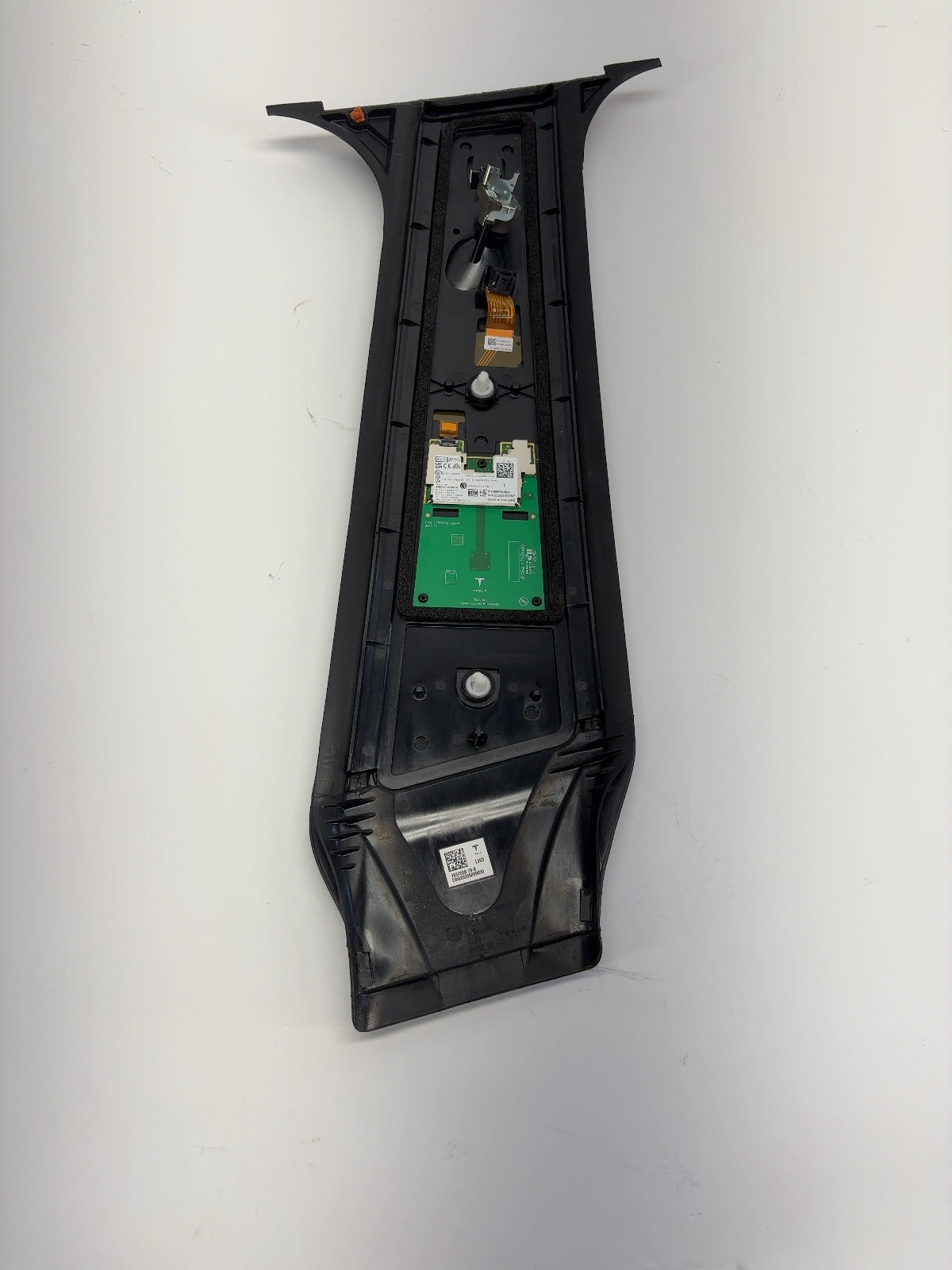 2026 Tesla Model Y Juniper B Pillar Glass With Camera Right 1937558-79-B