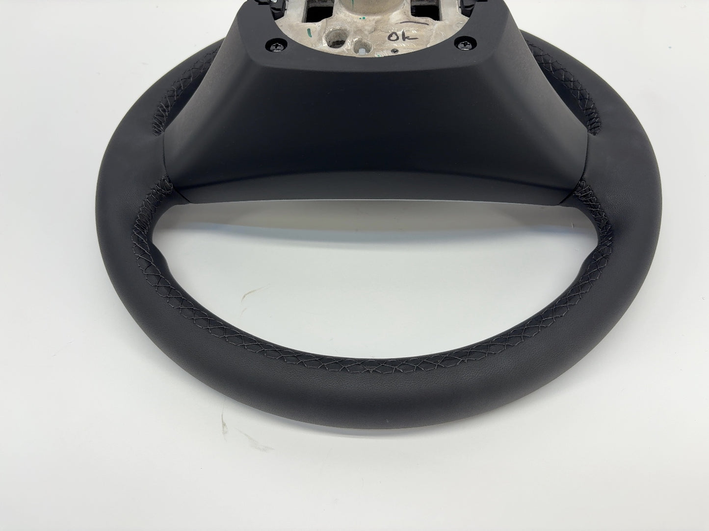 2026 Tesla Model Y Juniper Steering Wheel 2003660-00-H