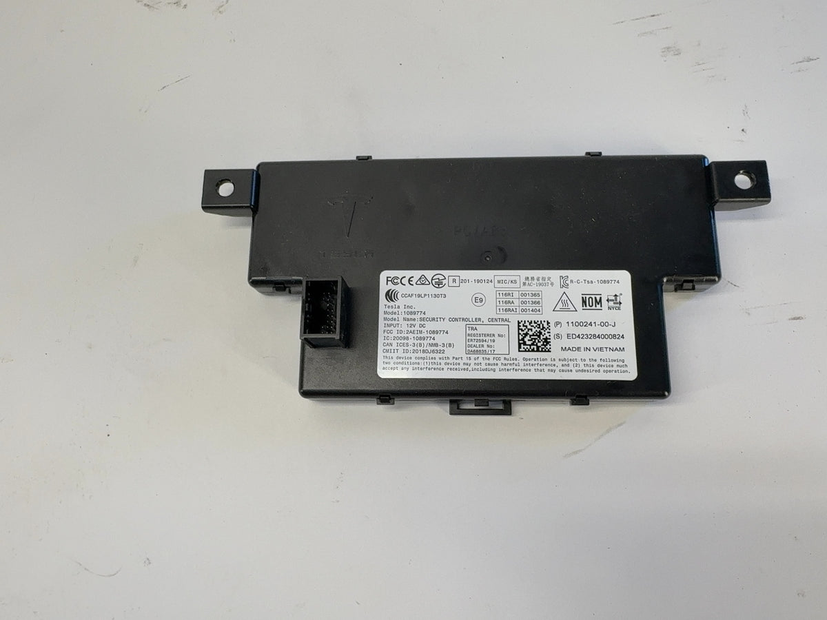 2023 Tesla Model 3 Car Computer With Security Module 1681271-00-I