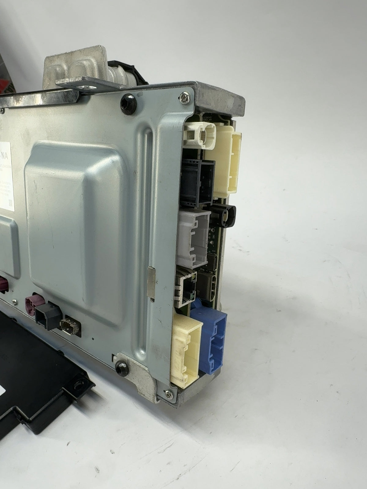 2021-2022 Tesla Model 3 Car Computer With Security Module 1566786-00-E