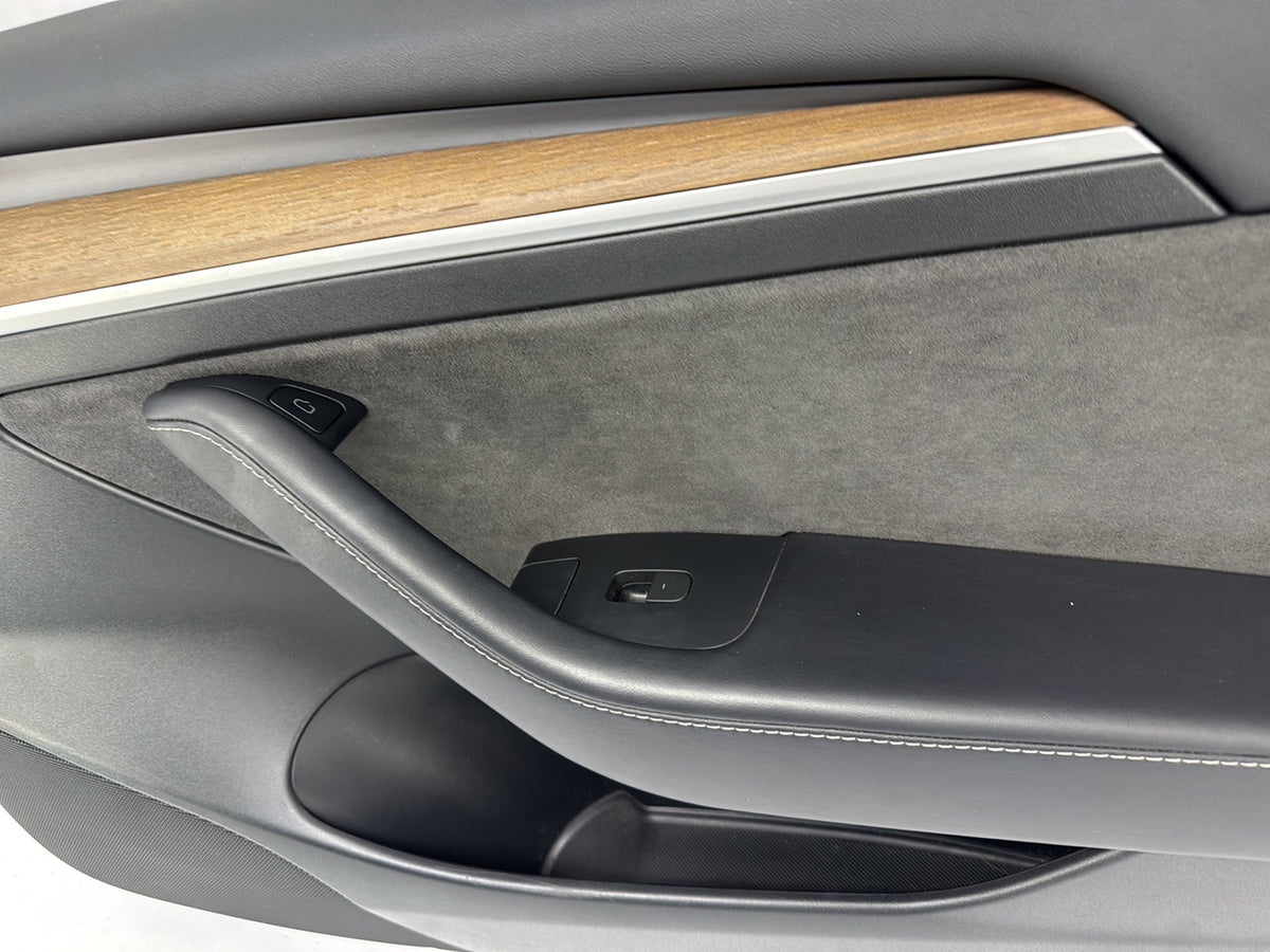 2023 Tesla Model 3 Front Right Door Panel 1761296-01-C