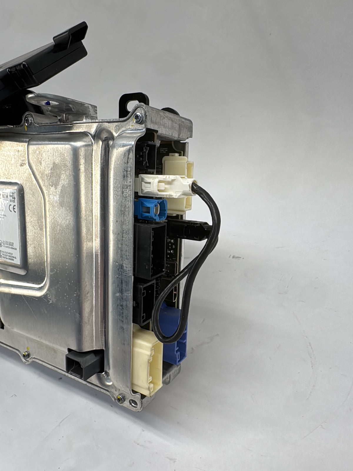2021-2023 Tesla Model Y Car Computer With Security Module 1684435-00-G