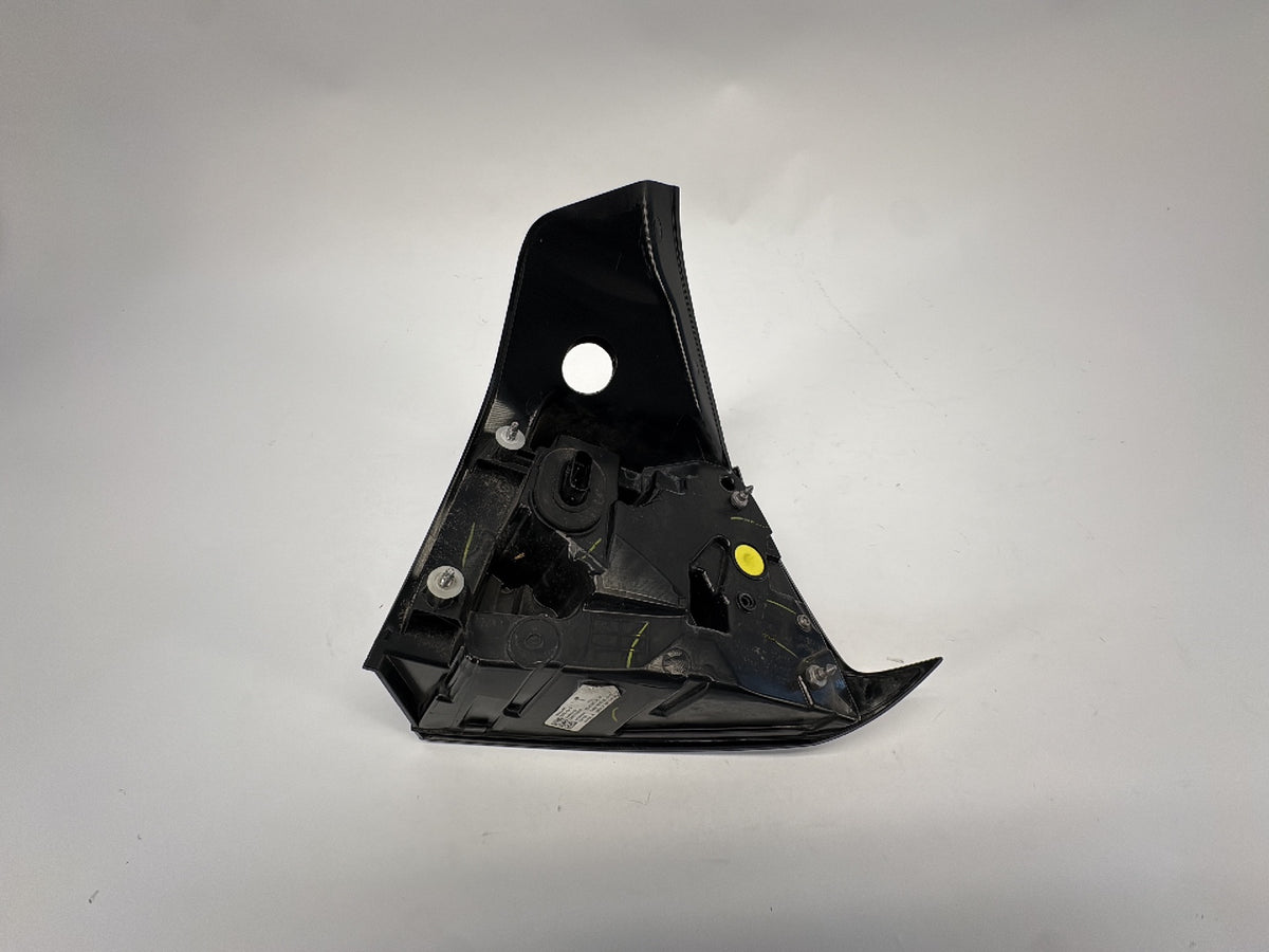 2021-2025 Tesla Model Y Tail Lamp Rear Bodyside Global Left 1502086-00-D