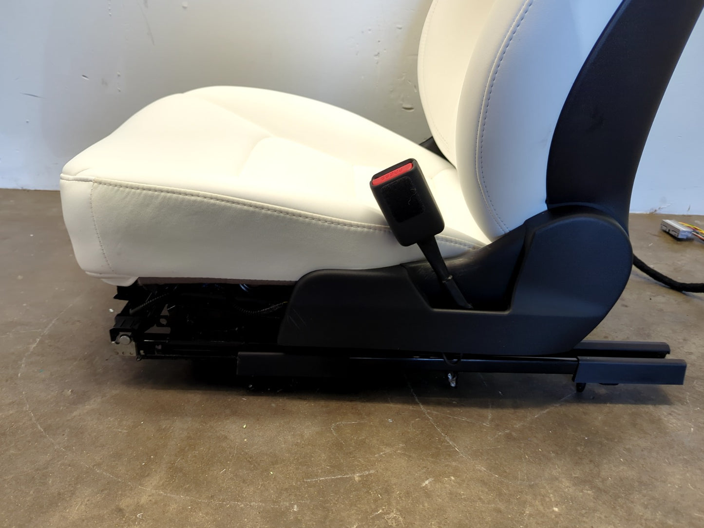2022 Tesla Model 3 Front First Row Seat Right White 1456943-99-E